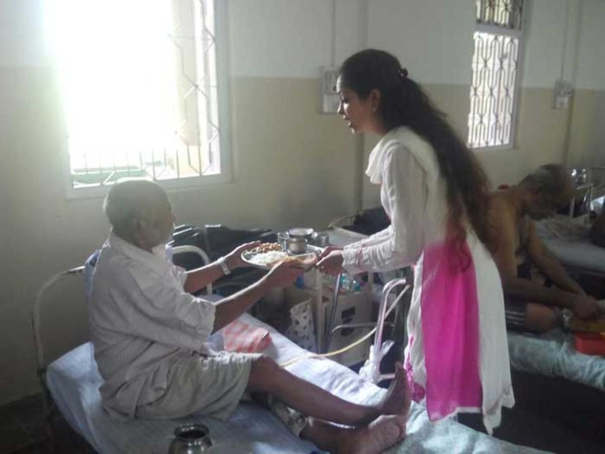 Neeta Birthday with Elderly